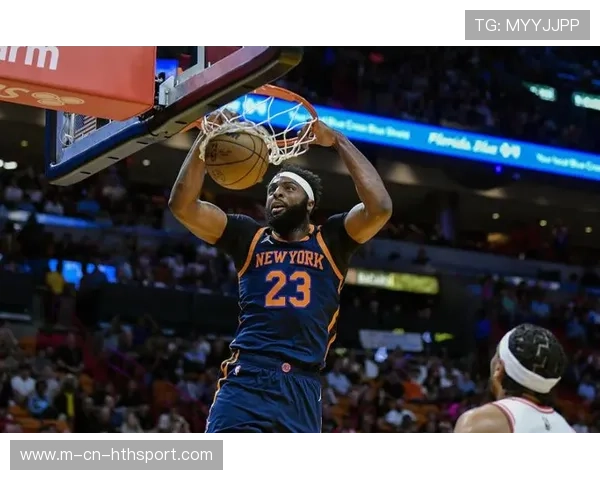 尼克斯兰德尔突破急停高难度跳投，稳稳命中