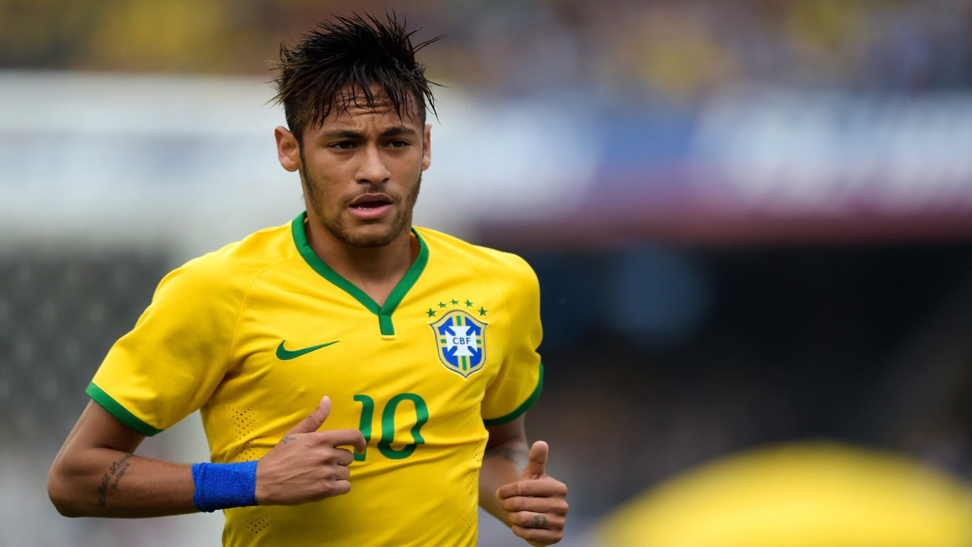 弗朗索瓦·霍尔茨豪伊泽:突破防线无所畏,展现南非队的多样进攻方式