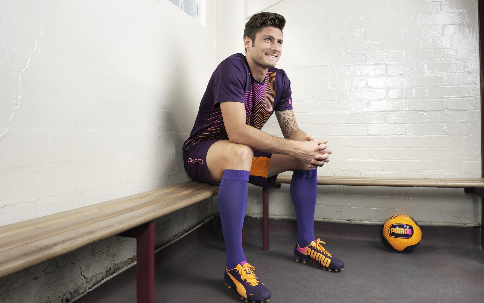 华体会官网活动-内森‑泰拉说，勒沃库森已经找回节奏，只差强势表现——一套数据驱动的训练解决方案，助力球队跃升